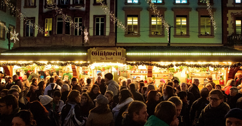 Glüweinstand Weihnachtsmarkt Mainz